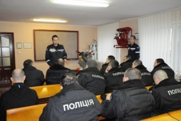 Спасатели Кропивницкого передали свои знания правил безопасности сотрудникам полиции