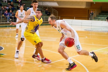 Баскетболисты из Южного вышли в четвертьфинал Кубка Украины