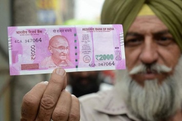 В Индии за один раз можно обменять 2 тысячи рупий