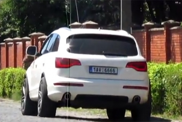 Во время ЧП в Мукачево чехи узнали краденную Audi Q7