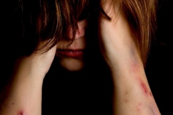 В Каменском двое парней изнасиловали девушку