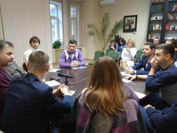 В Киеве состоялся круглый стол на тему "Параллельная реальность медиа. Методы выхода из кризиса"