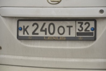Водитель ездит по Одессе с заклеенными российскими номерными знаками (ФОТОФАКТ)