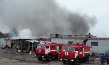 Пожар на мебельном складе в Киевской области ликвидирован