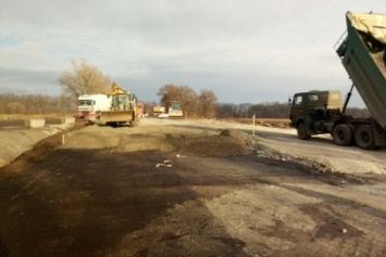Капитальный ремонт дороги М-22 Полтава-Александрия постепенно приближается к Кременчугу (ФОТО)