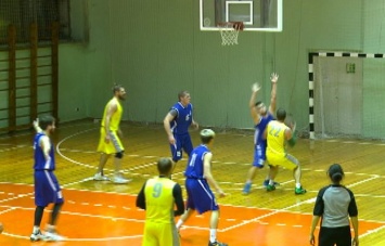 В чемпионате Запорожья по баскетболу неожиданно проиграл фаворит