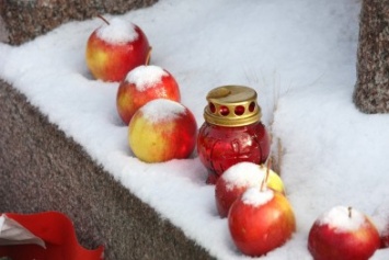 В Днепре почтили память жертв Голодомора: как это было (ФОТО)