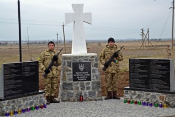 В Херсонской области открыли памятник крымчанам, которые погибли в АТО (фото)