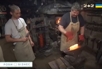Полтавские кузнецы куют дамасскую сталь (видео)