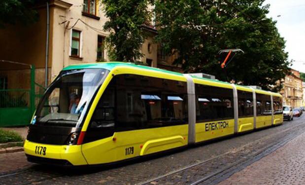 Киевские трамваи станут длиннее и ниже