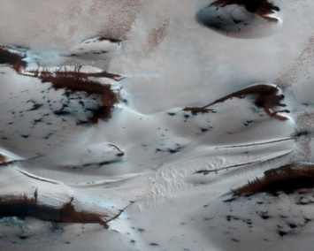 Первый день зимы на Марсе ознаменовался осадками в виде снега