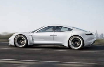 Porsche установит в свои автомобили автономное управление