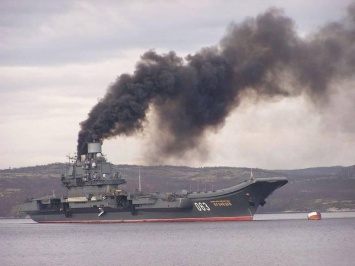 СМИ: Истребители не взлетают с авианесущего крейсера РФ - нет пилотов