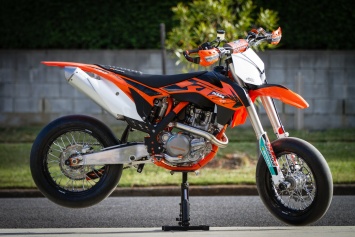 Honda выпустила мотоцикл CRF450 Supermoto только для французского рынка