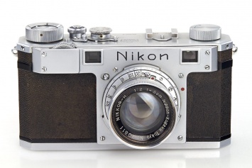 В Австрии за $400 продали раритетную фотокамеру Nikon