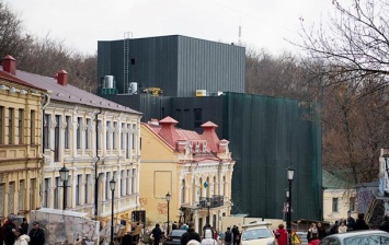 Архитектор театра на Подоле заявил о черном пиаре и политическом заказе