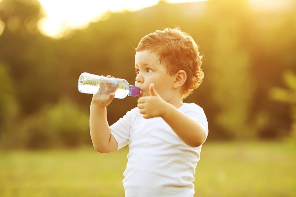 Ученые: Необходимо выпивать не менее 2 литров воды в день