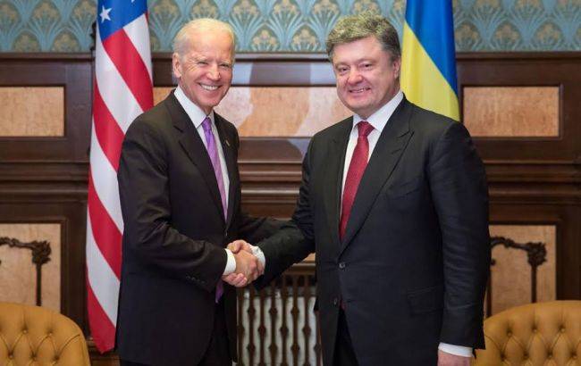 Запуск конституционной реформы в Украине приветствовал Байден