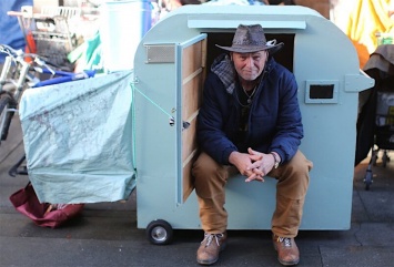 Маленькие домики на колесах могут приютить бездомных