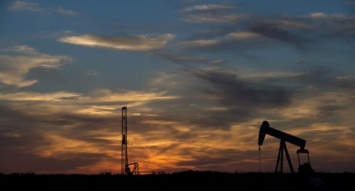 Цена на нефть перешагнула отметку 55 долларов за баррель