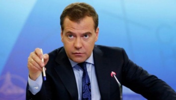 Дмитрий Медведев запретил российским чиновникам покупать iPhone