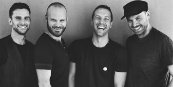 Coldplay прервали концерт, чтобы фанат сделал предложение девушке