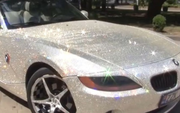 Молдаванин обклеил свой BMW кристаллами Swarovski