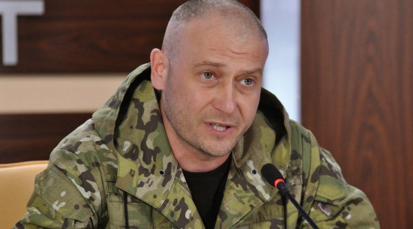 Ярош призвал силовиков игнорировать приказы Киева