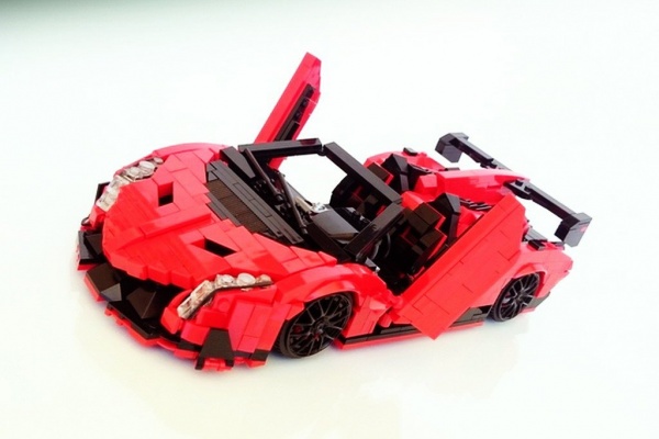 Благодаря компании Lego каждый желающий сможет собрать себе Lamborghini Veneno (ФОТО)