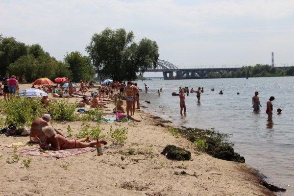 В столице сняли запрет на купание