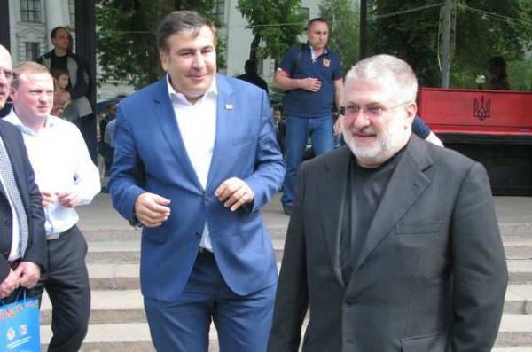 Саакашвили рассказал, что Коломойский предлагал ему взятку