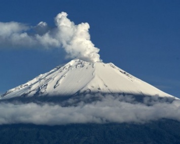 В Мексике над вулканами зафиксировали два НЛО