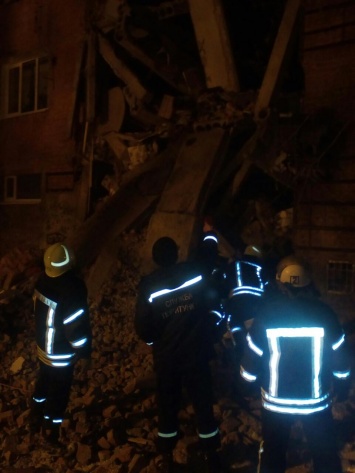 Опубликовано видео обрушившегося общежития в Чернигове