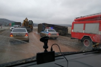 Крымские трассы за ночь превратились в каток и собирают "урожай" ДТП (ФОТО)