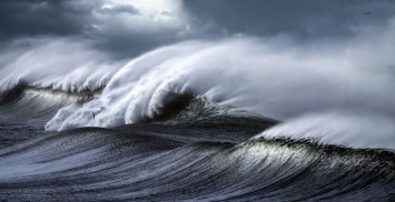В Атлантическом океане зафиксирована рекордная волна выстой 19 метров