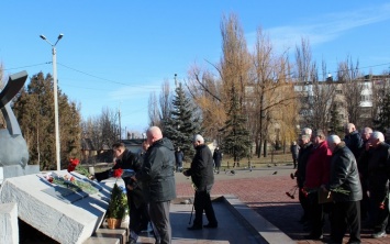 Криворожские депутаты областного совета от Оппозиционного блока направили средства своей депутатской субвенции на материальную помощь ликвидаторам-чернобыльцам