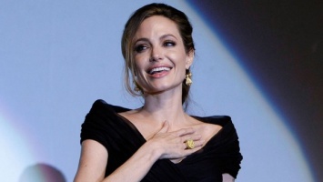 В США спрос на диагностику рака груди резко увеличился после информации Анджелины Джоли