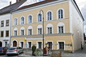 Будет полезен: австрийские власти передумали сносить дом Гитлера