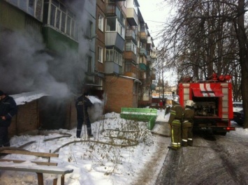 В Полтаве эвакуировали жителей дома из-за пожара (фото)