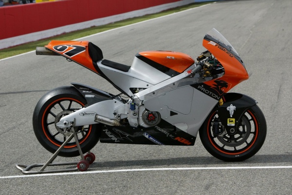 КТМ обещает серийный гоночный мотоцикл в MotoGP-стиле