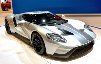 В Онтарио сошел с конвейера первый Ford GT