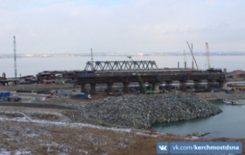 "Стройка века" стоит на месте: в сети показали новые фото Керченского моста (фото)