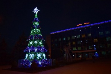 «Новый год к нам мчится»: все о новогодних праздниках в Черноморске