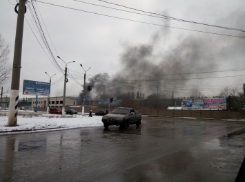Один из районов Мелитополя окутал черный дым