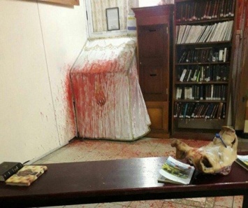 В Умани устроили погром в синагоге