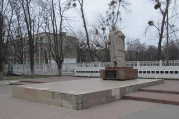 Харьковский горсовет выделит деньги на братские могилы красноармейцев