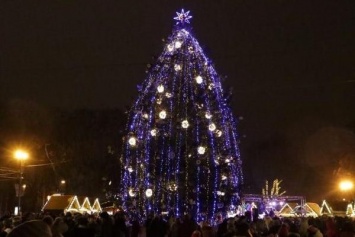 Главная новогодняя елка Львова: сегодня и тогда