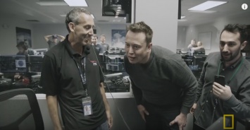 Как Илон Маск наблюдает за запуском Falcon 9: видео