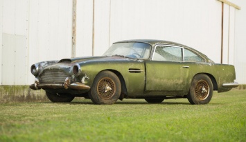 Раритетный Aston Martin DB4 найден прямо посреди леса!