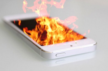 У девушки в Киргизии взорвался iPhone 5s: обожжено 30% тела, сгорели ноутбук и кровать